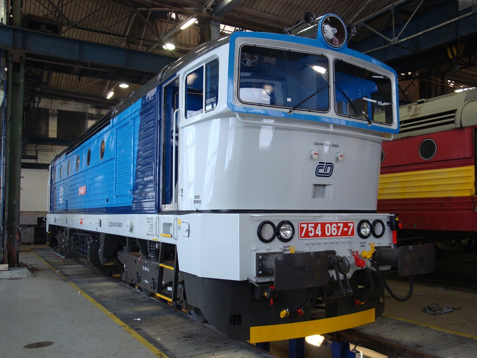 754 067-7