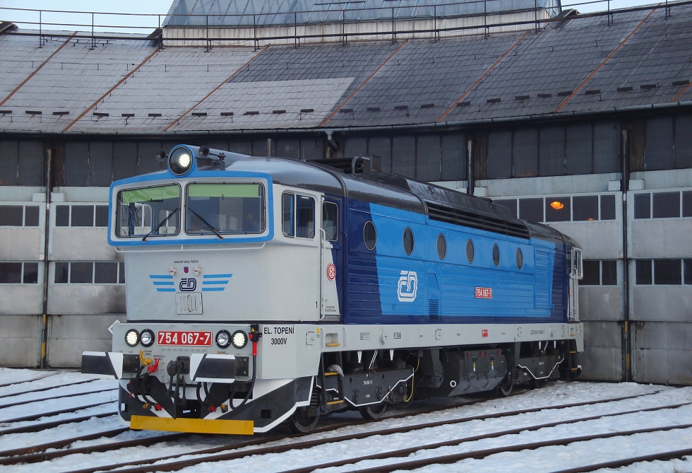754 067-7