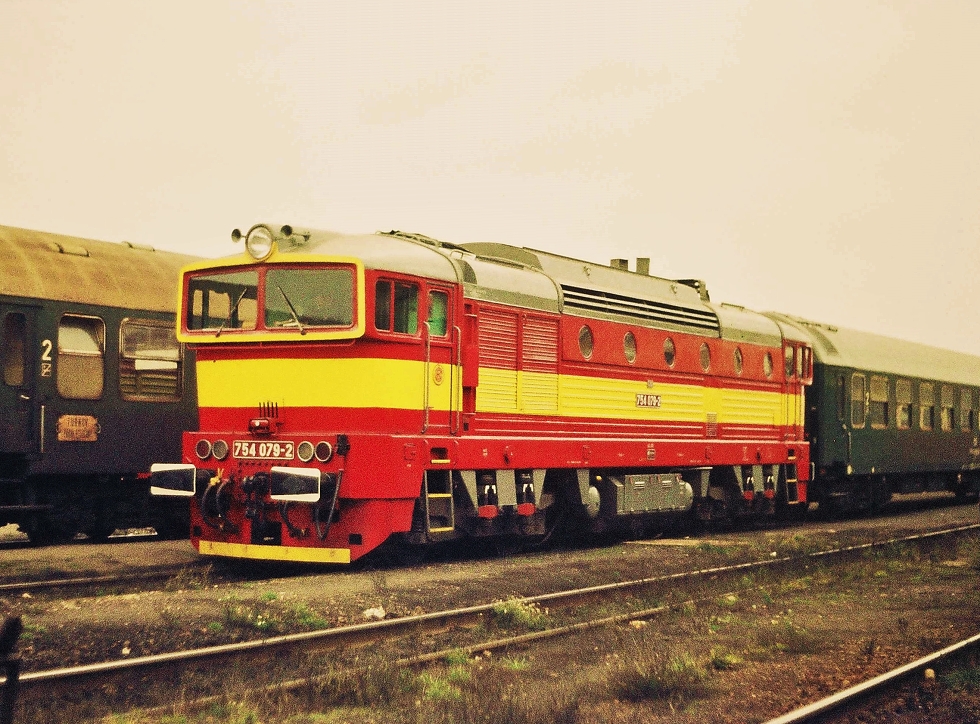 754 079-2