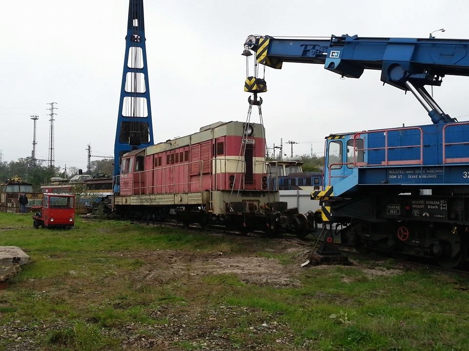 742 301-5