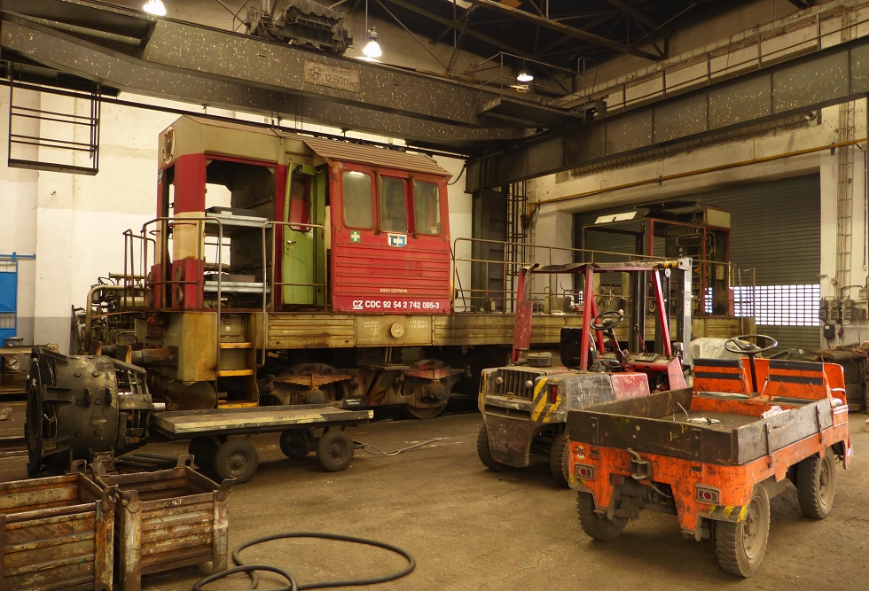 742 095-3
