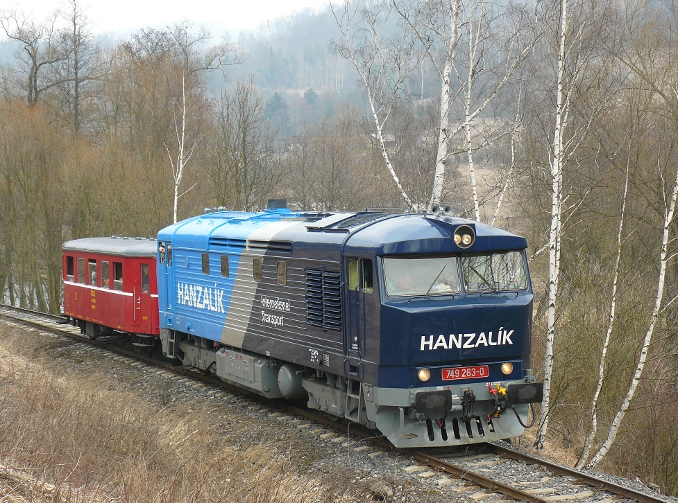 749 263-0