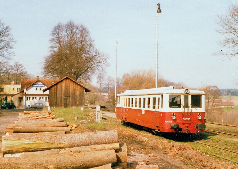 M262.045