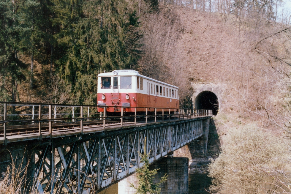 M262.045