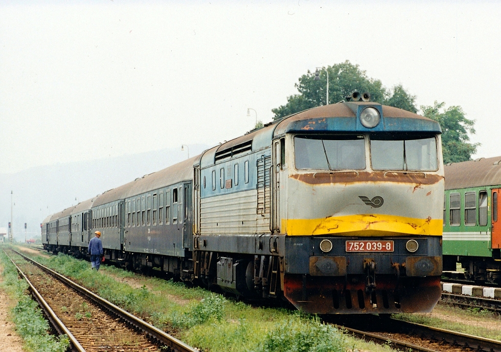 752 039-8
