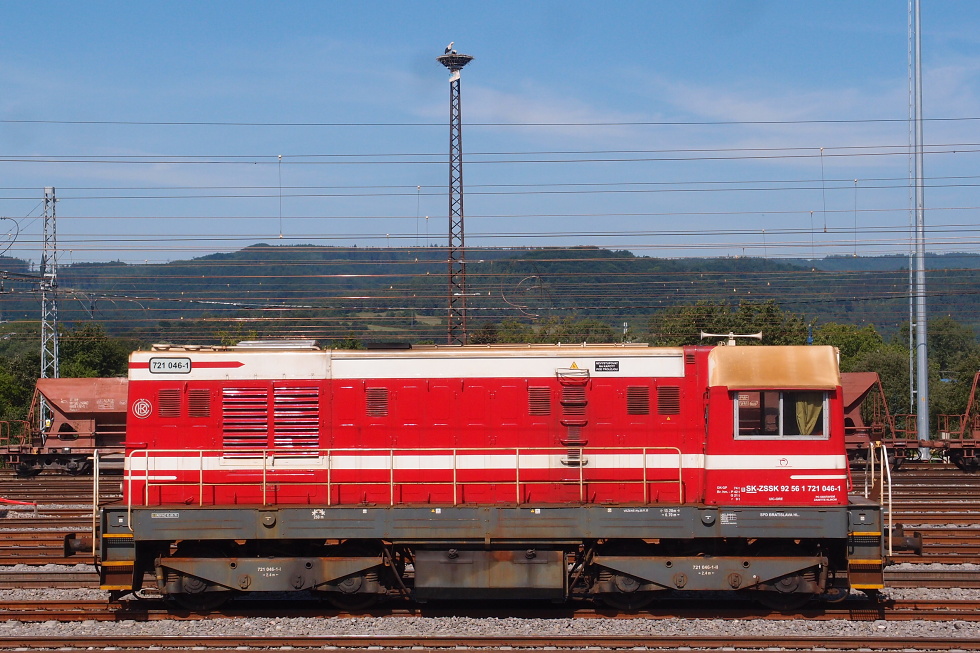 721 046-1