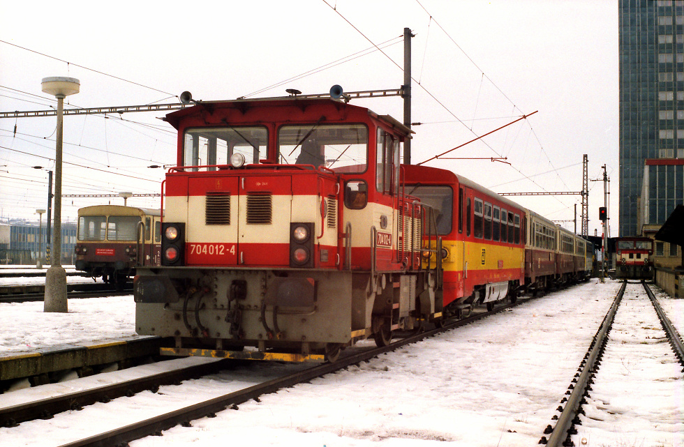 704 012-4