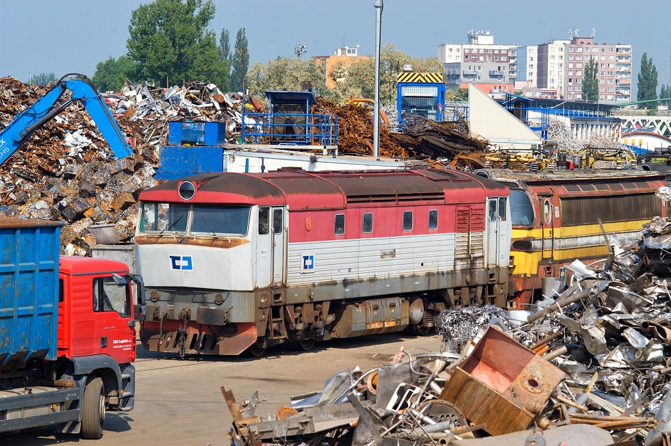 751 093-6