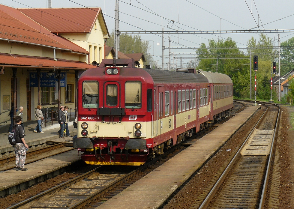 842 005-1