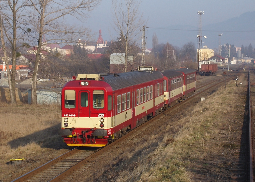 842 011-9