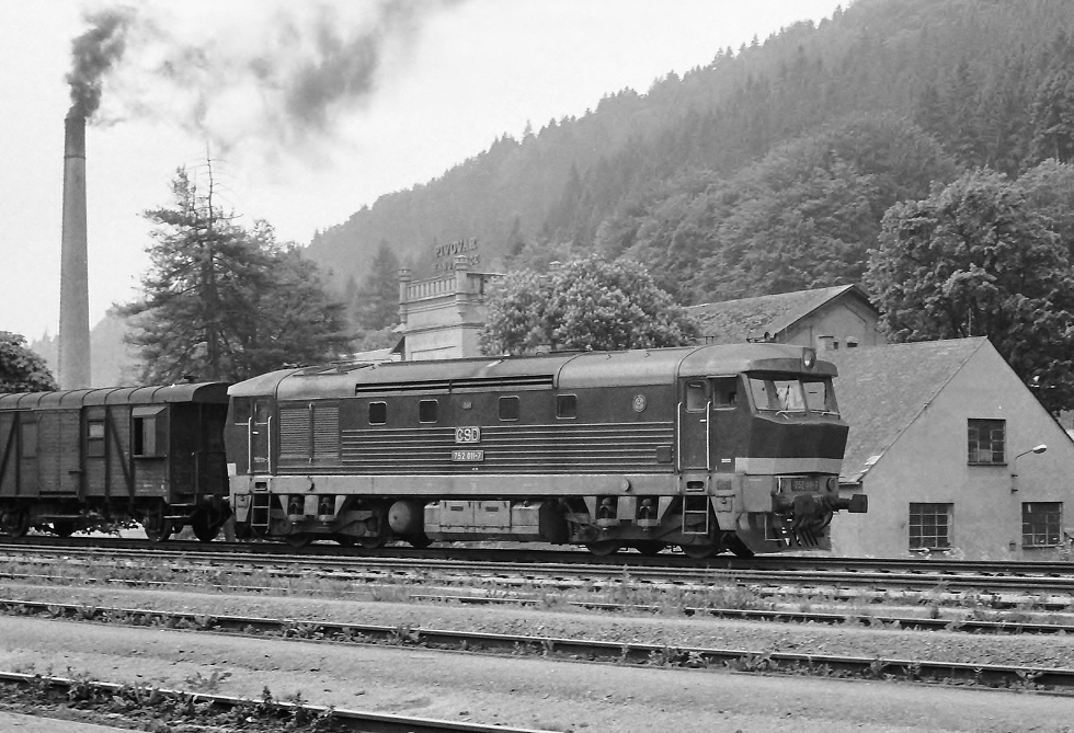 752 011-7