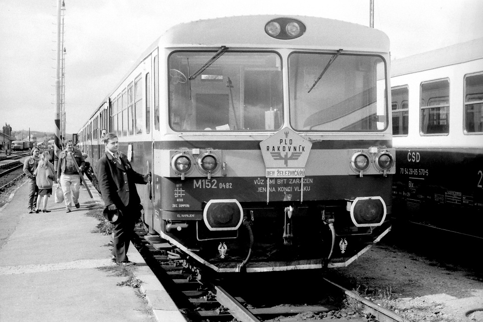 M152.0482