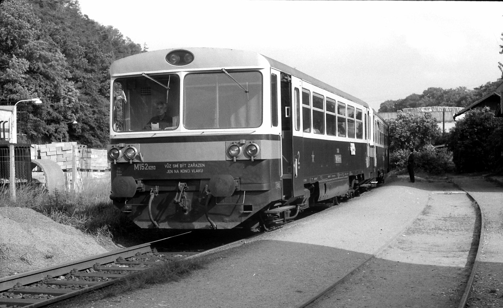 M152.0293