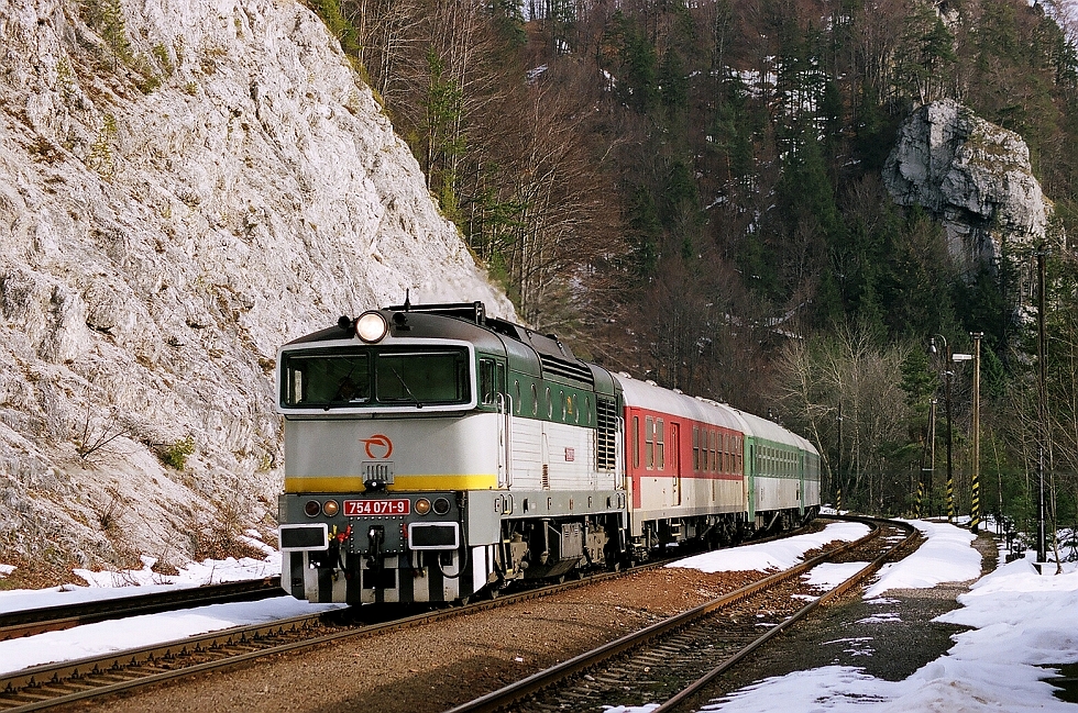 754 071-9