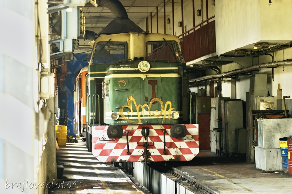 710 002-7