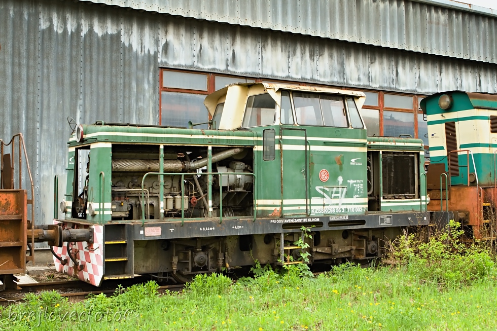 710 002-7