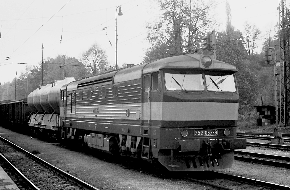 752 067-9
