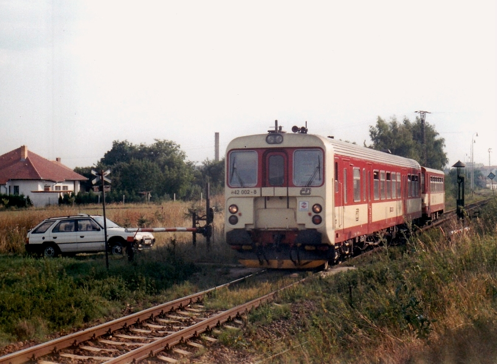 842 002-8