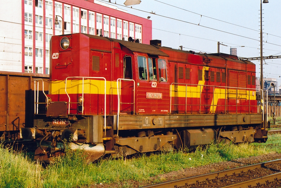 742 262-9