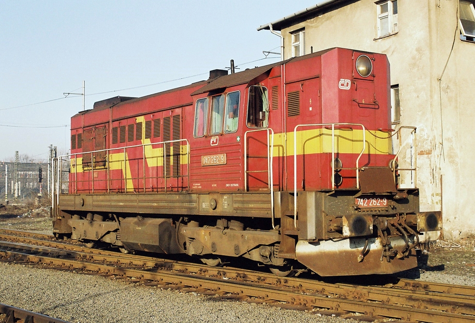 742 262-9