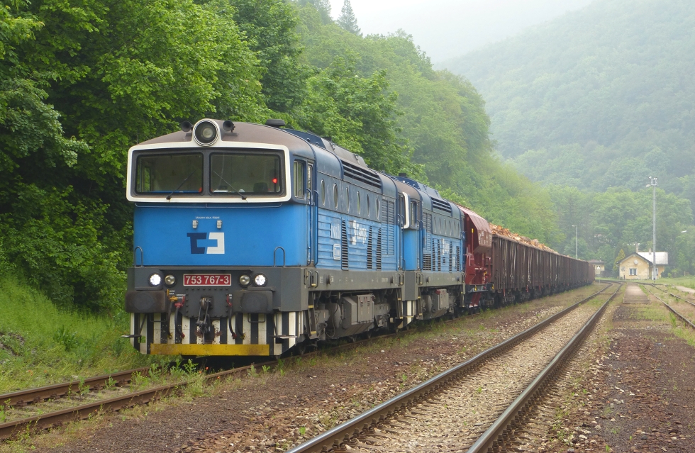753 767-3