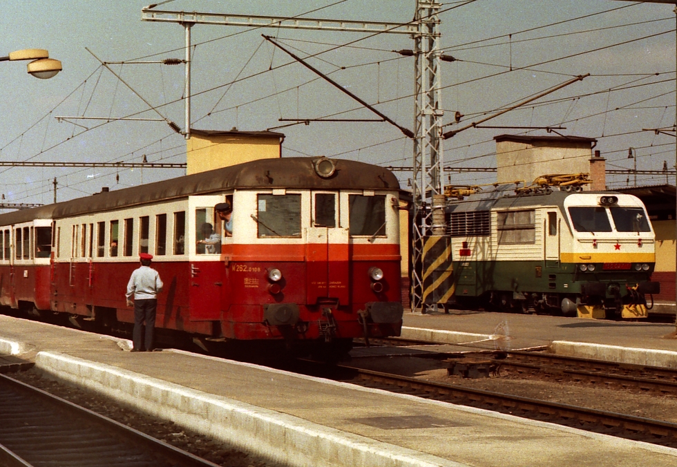 M262.0108