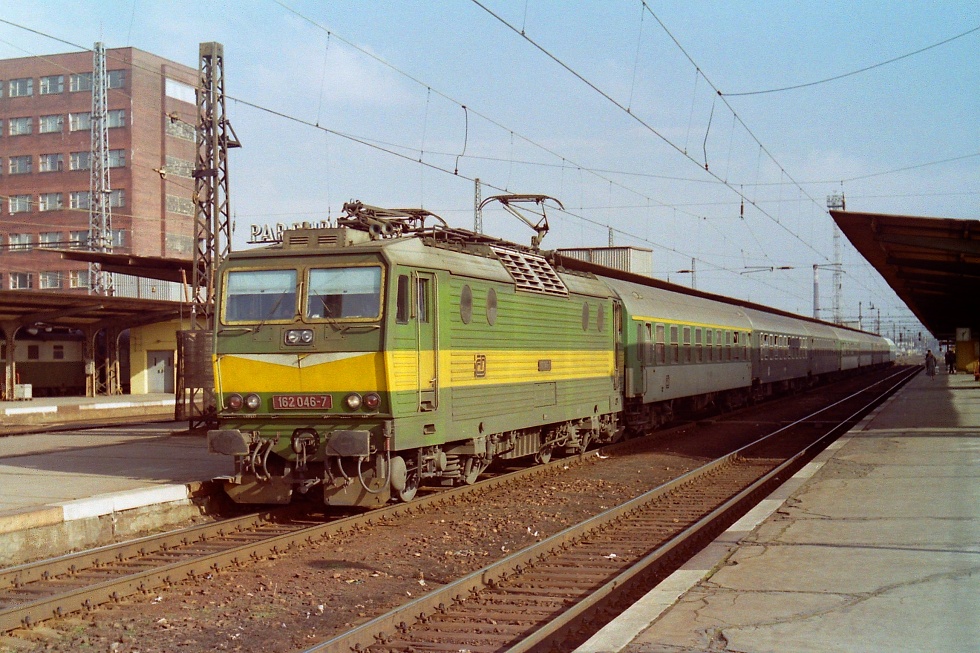 162 046-7