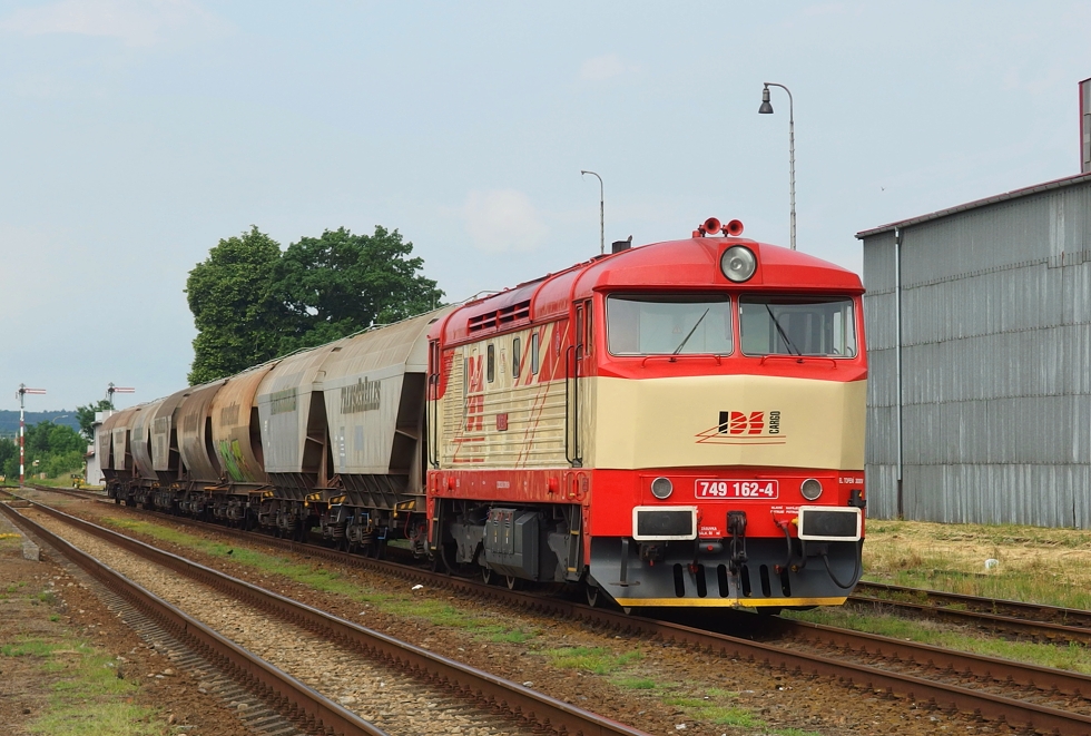 749 162-4