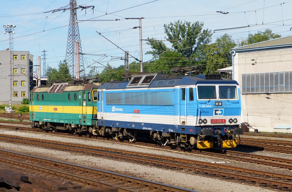 163 026-8