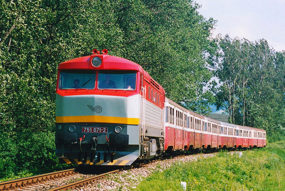 751 071-2