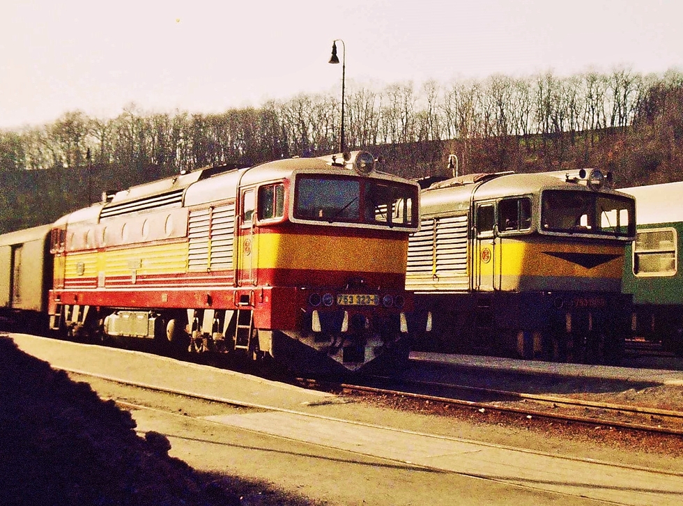 753 323-5