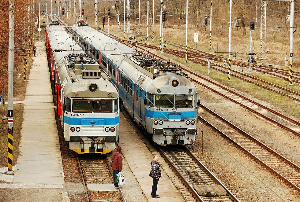 560 027-5