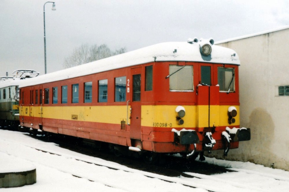 830 098-0