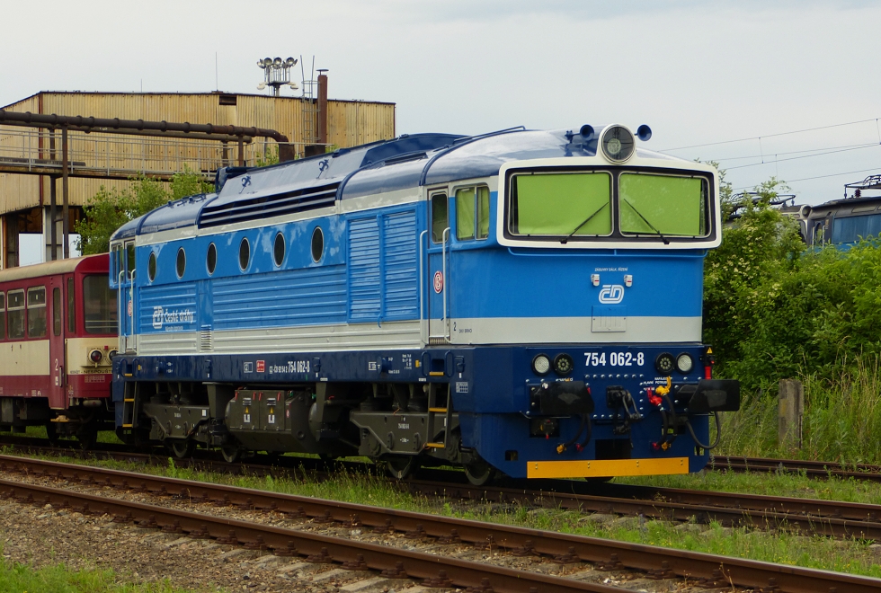 754 062-8