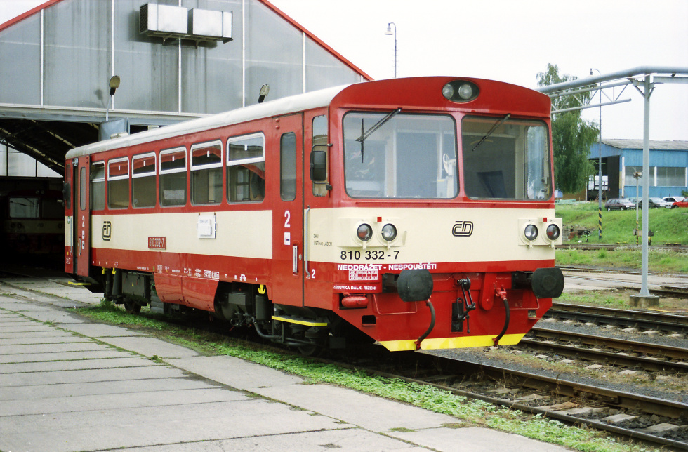 810 332-7