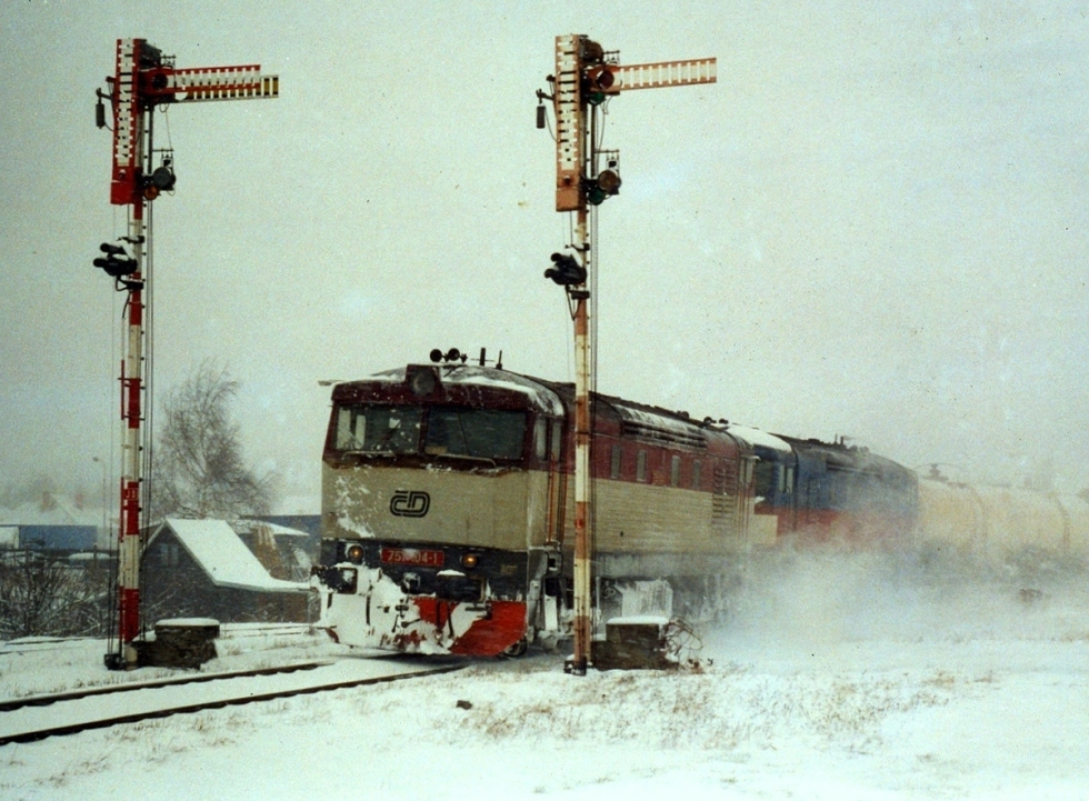 751 104-1