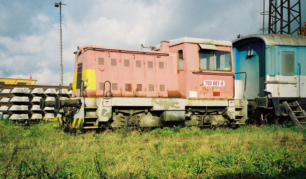 702 087-8