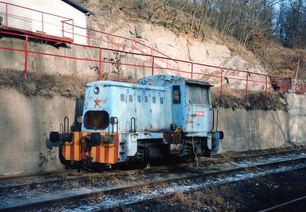 700 648-9