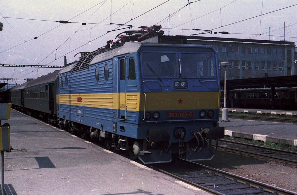 363 060-5