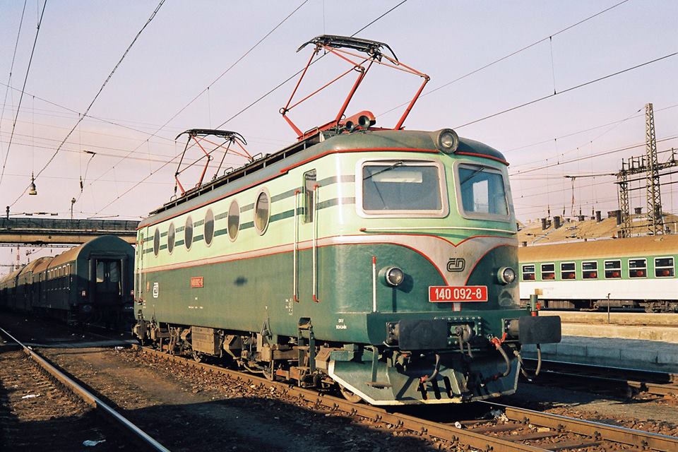 140 092-8