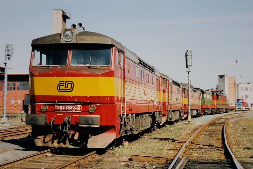 751 092-8