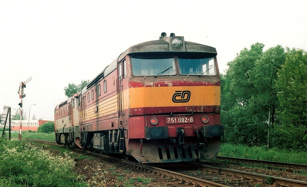 751 092-8
