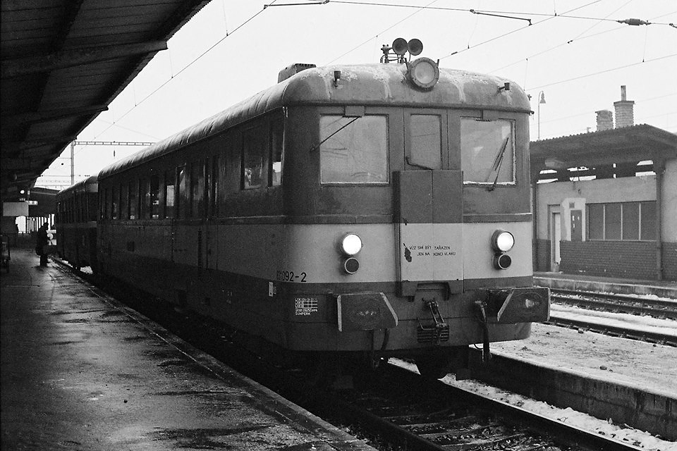 831 092-2