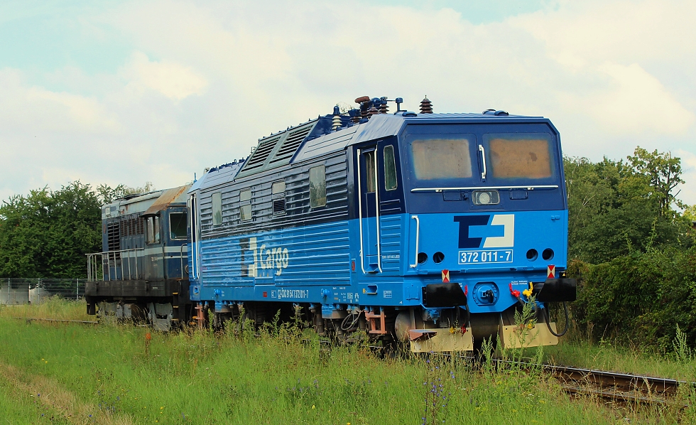 372 011-7