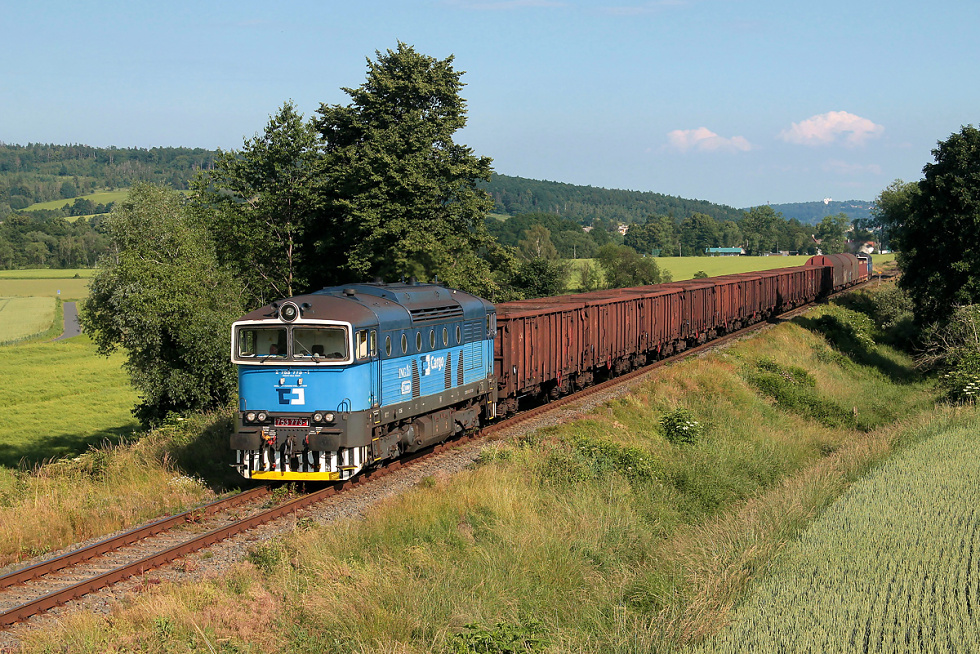 753 773-1
