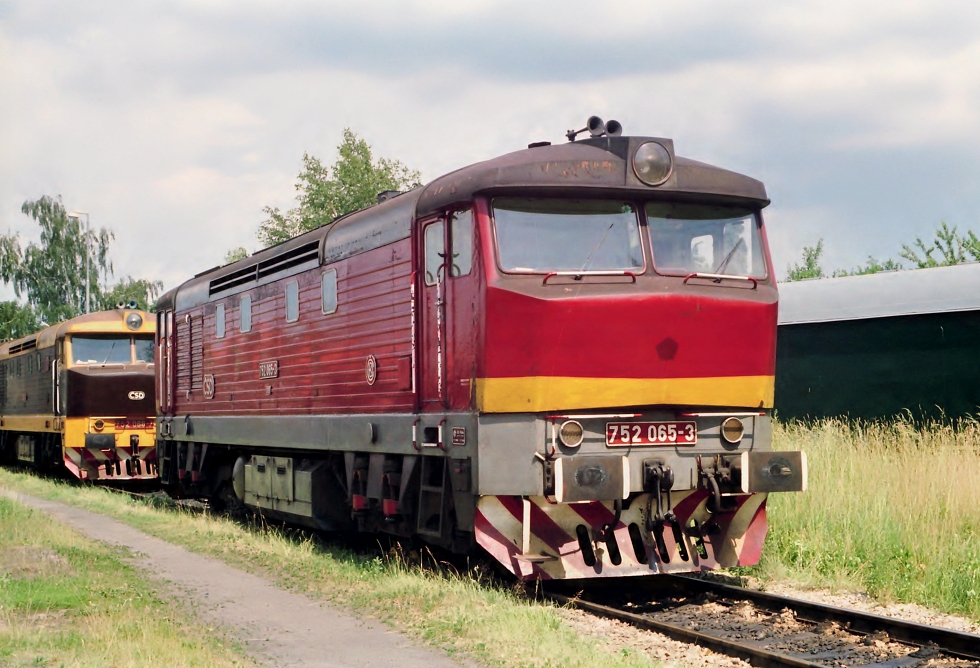 752 065-3