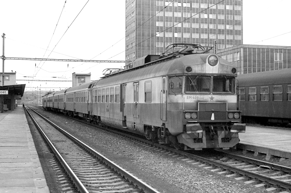 EM488.0085