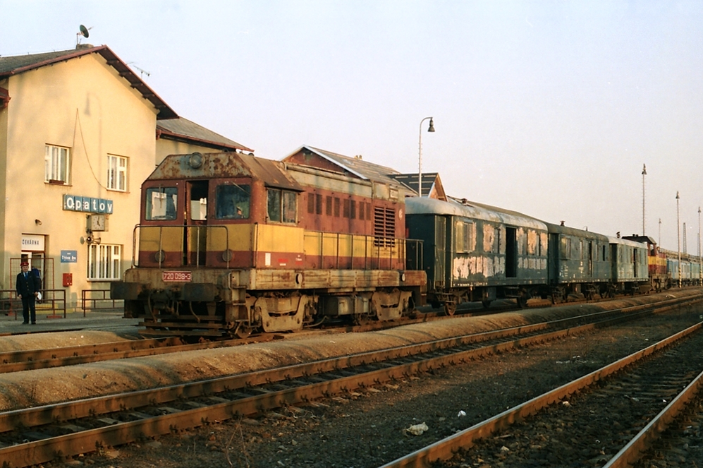 720 098-3