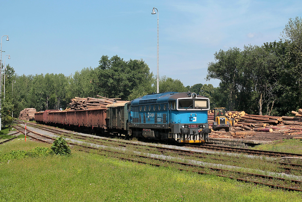 753 768-1
