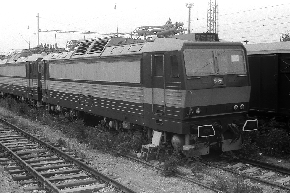 163 087-0